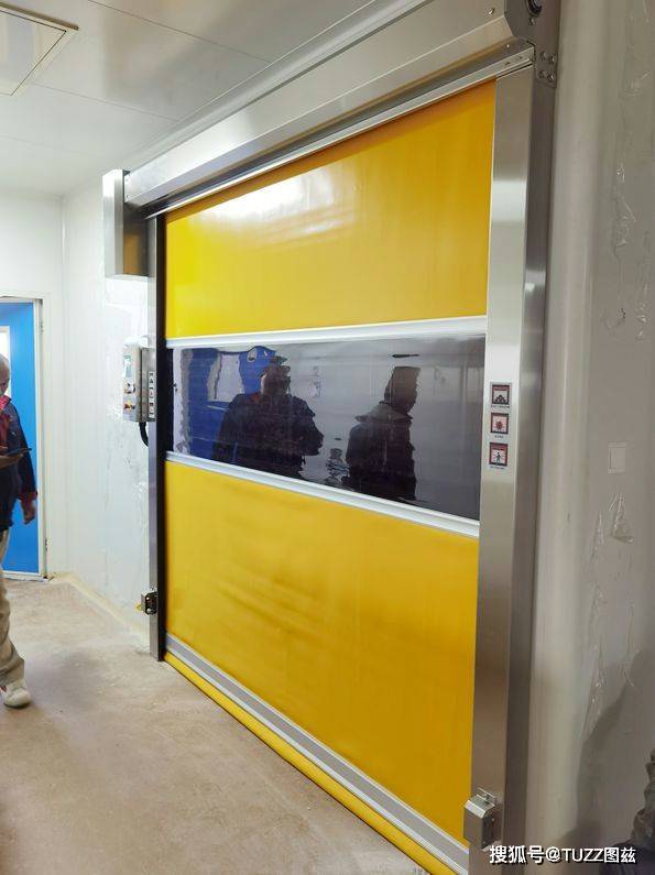 成品倉庫防塵快速卷簾門:卷簾門